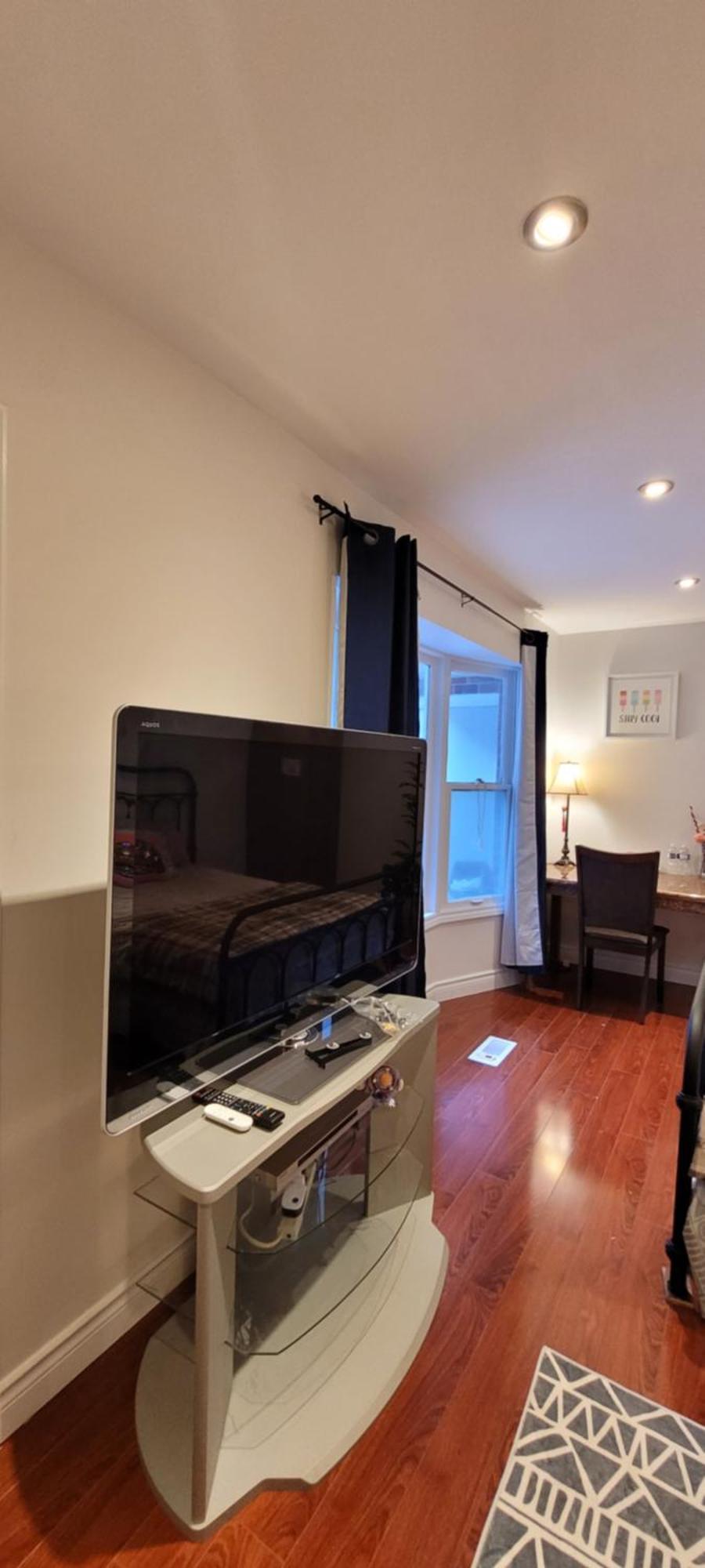 Mainfloor Spacious Room In Toronto Exterior photo